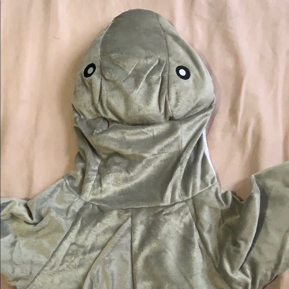 SHARK BUNTING COSTUME 0-6 MONTHS - Picture 3 of 5